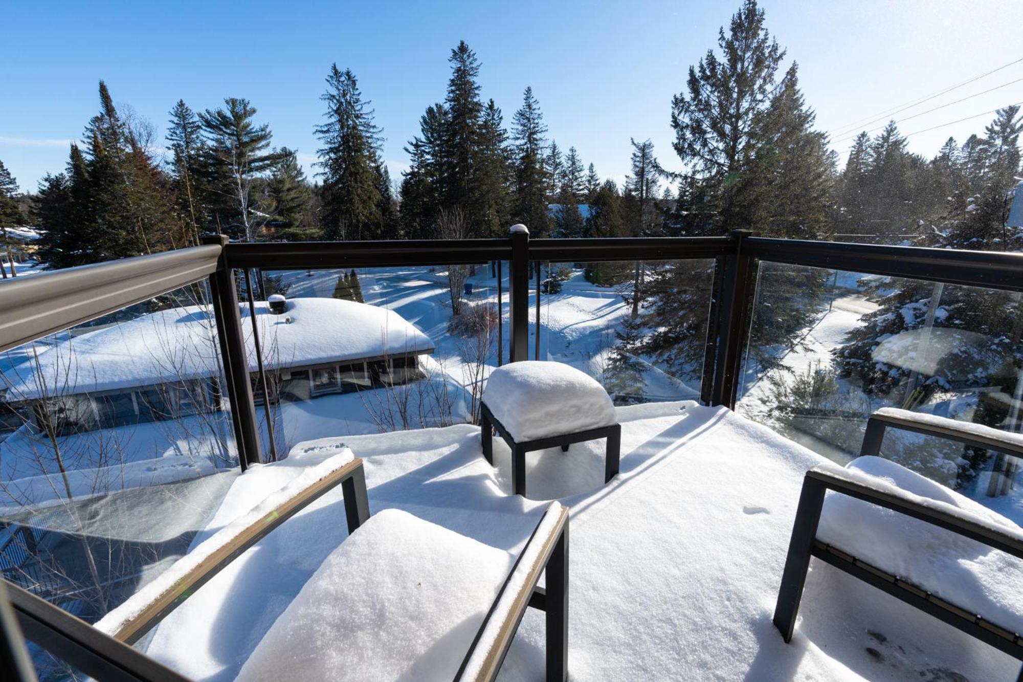 Le Viking Resort Sainte-Marguerite-du-Lac-Masson Exterior photo